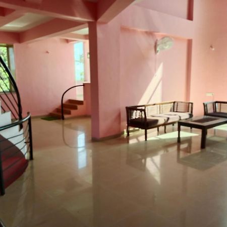 Dev Anand Villa 马哈巴莱斯赫瓦尔 外观 照片