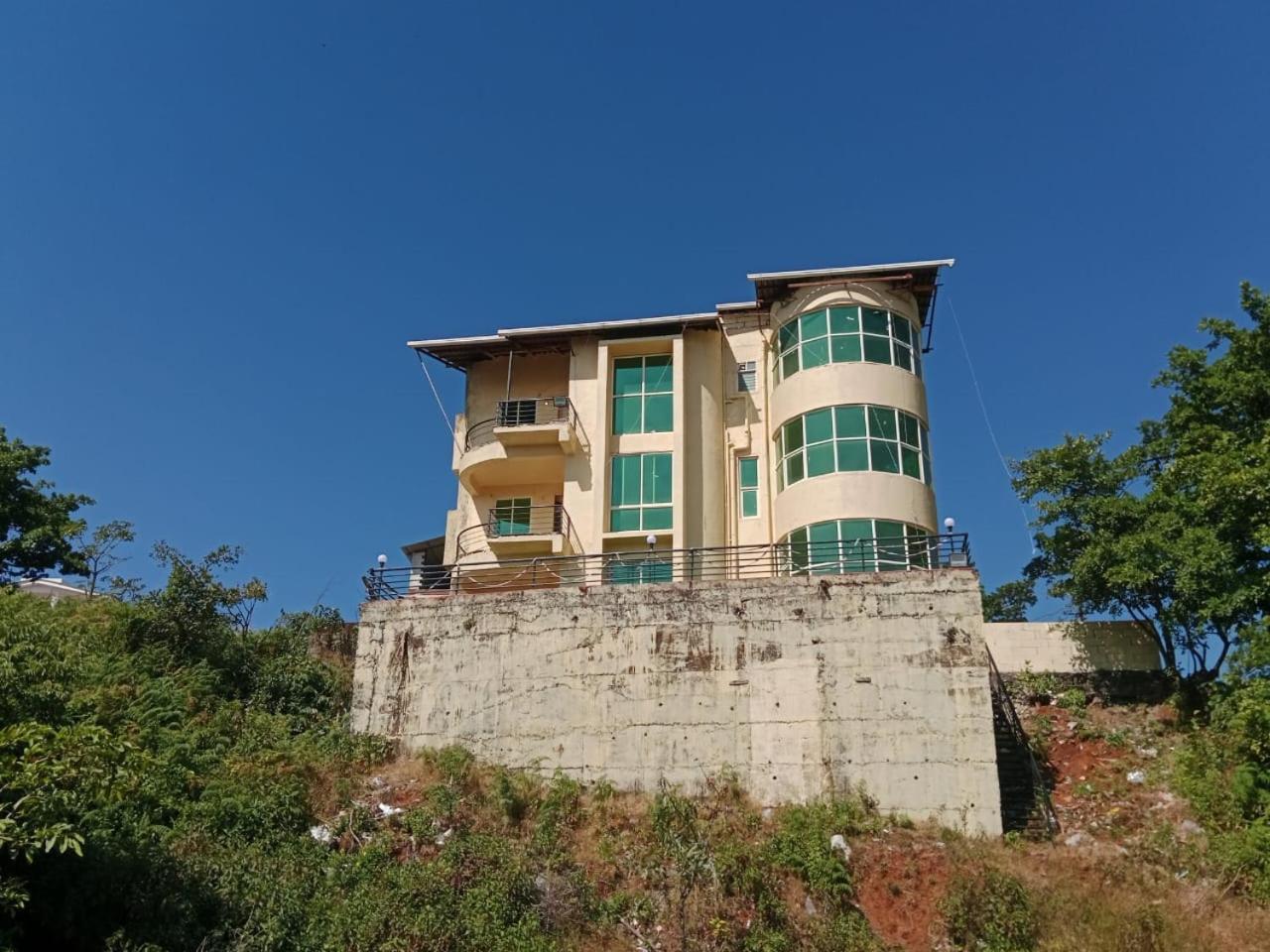 Dev Anand Villa 马哈巴莱斯赫瓦尔 外观 照片